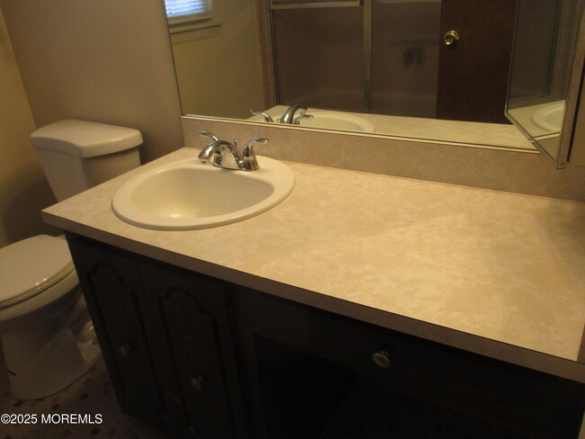 Building Photo - 1236D Hamilton Ct