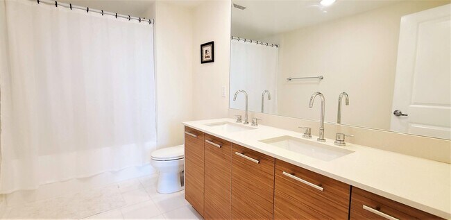 Building Photo - 480 Hibiscus St
