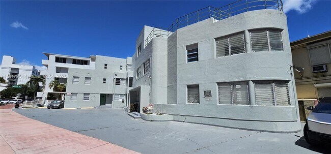 Building Photo - 6753 Indian Creek Dr