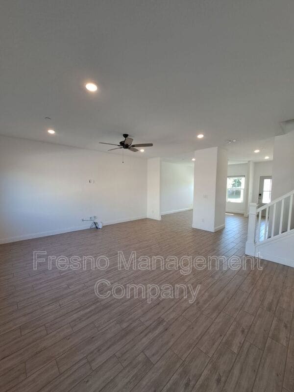 Building Photo - 911 Blue Oak Lane W