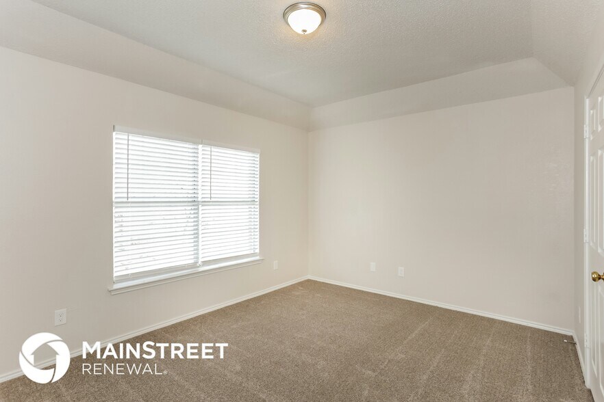 Building Photo - 201 Boulder Creek Dr