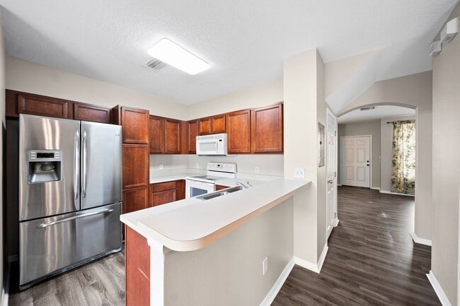 Building Photo - Beautiful 3 Bedroom, 2.5 bath townhouse for rent in Wesley Chapel.