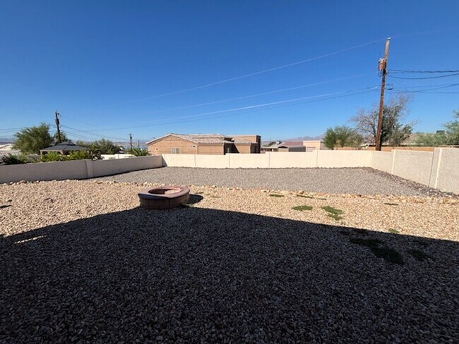 Building Photo - 3 Bedroom - 2 Bath Home