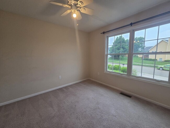 Building Photo - 601 Tall Grass Dr