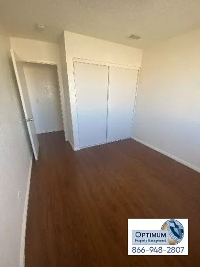 Building Photo - Charming 3-Bedroom Home with Large Backyard & Fenced Front Yard