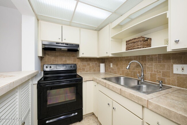 Building Photo - 633 S Palmetto Ave