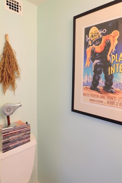 Building Photo - 63 Saunders St