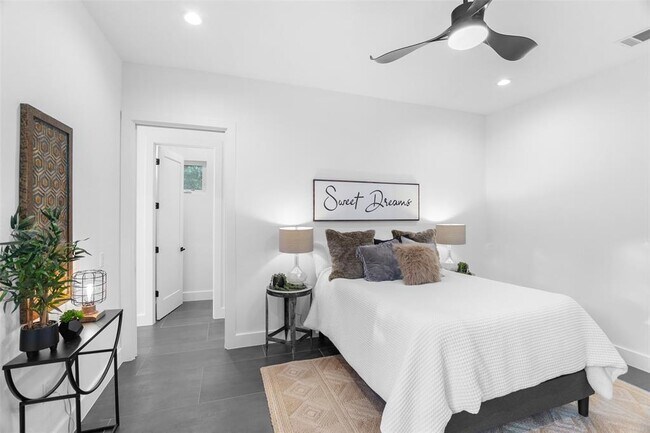 Building Photo - 6304 Middleham Pl