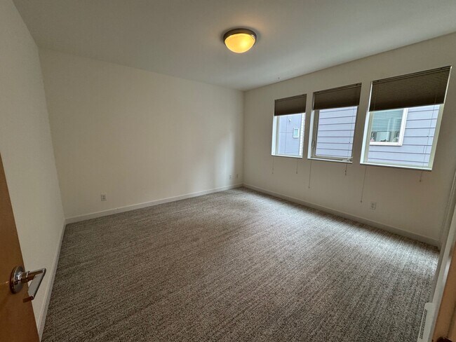 Building Photo - 4222 Linden Ave N