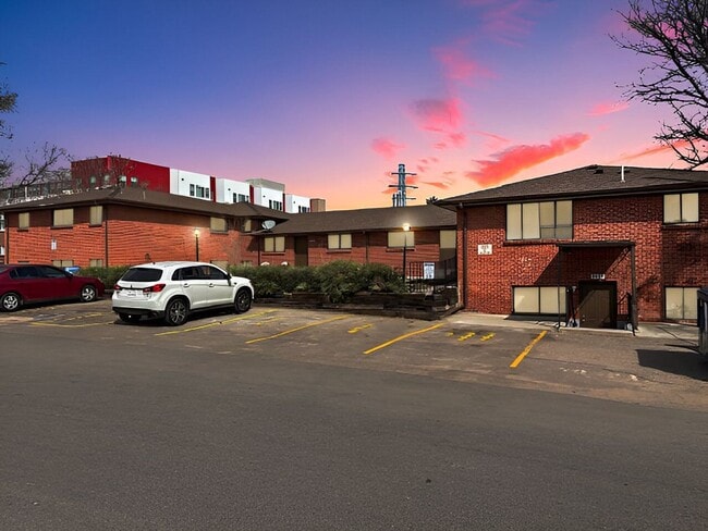 Building Photo - 1402 Hoyt St