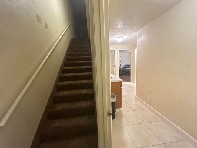 Building Photo - 354 Pinecone Dr