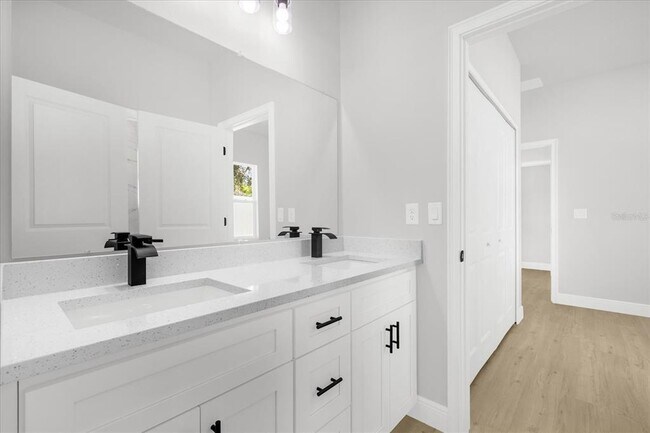 Building Photo - 420 Marion Oaks Course