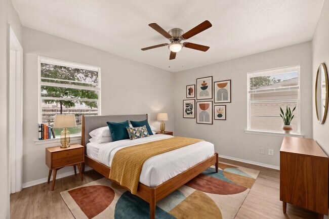 Building Photo - 802 Wisteria Way