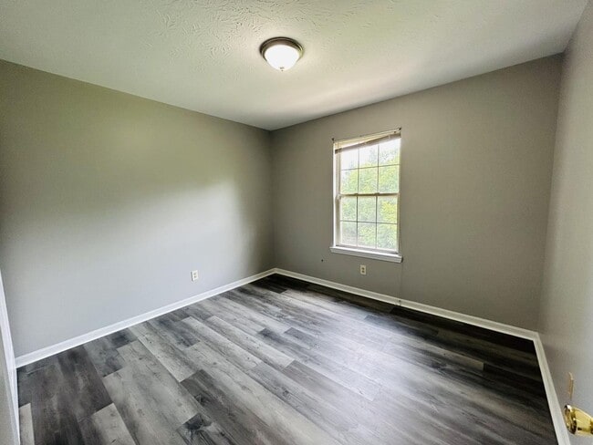 Building Photo - 13-15 Shenandoah Dr.