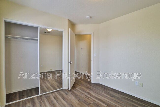 Building Photo - 1330 S Red Rock St