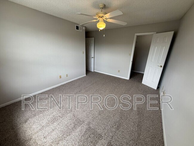 Building Photo - 5501 Rosebriar Way