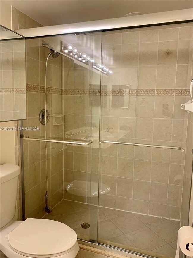 Building Photo - 529 E Sheridan St