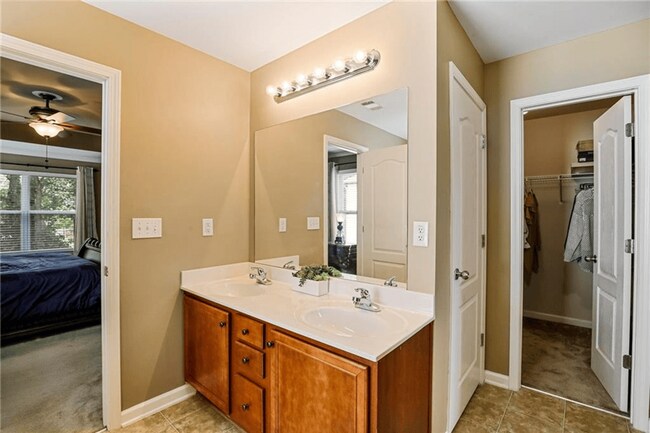 Building Photo - Beautiful 5-Bed, 3-Bath Craftsman Home Near Kennesaw Mountain