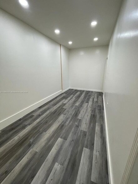 Building Photo - 2137 SE Glenrock Terrace
