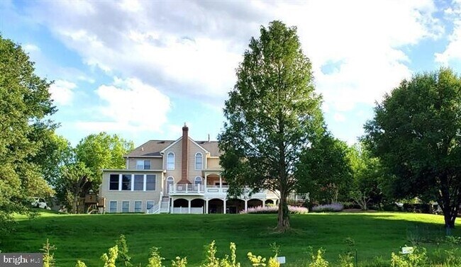 Building Photo - 10418 Willow Crest Ct