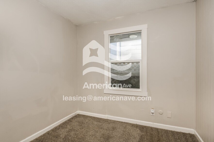 Building Photo - 1107 Tennyson Ave