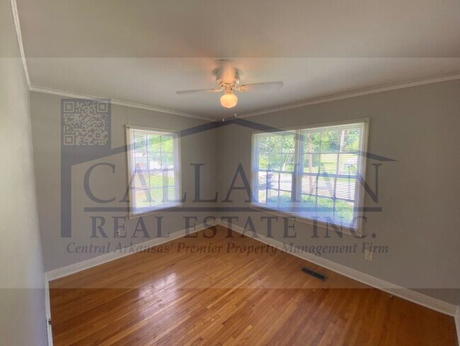 Building Photo - Park Hill 2 Bedroom Duplex