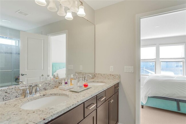 Building Photo - 7245 Half Moon Lake Dr