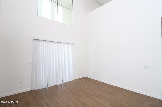 Building Photo - 2511 W Queen Creek Rd