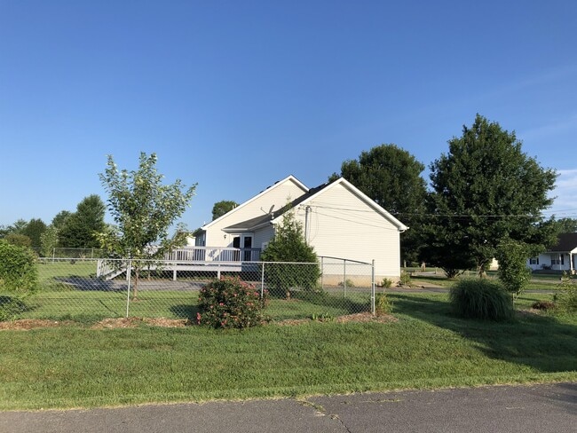 Building Photo - 148 Copperridge Trail