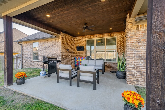 Building Photo - 1610 Olympic Drive