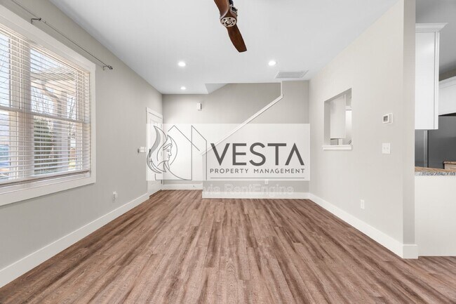 Building Photo - 113 Stone Dr