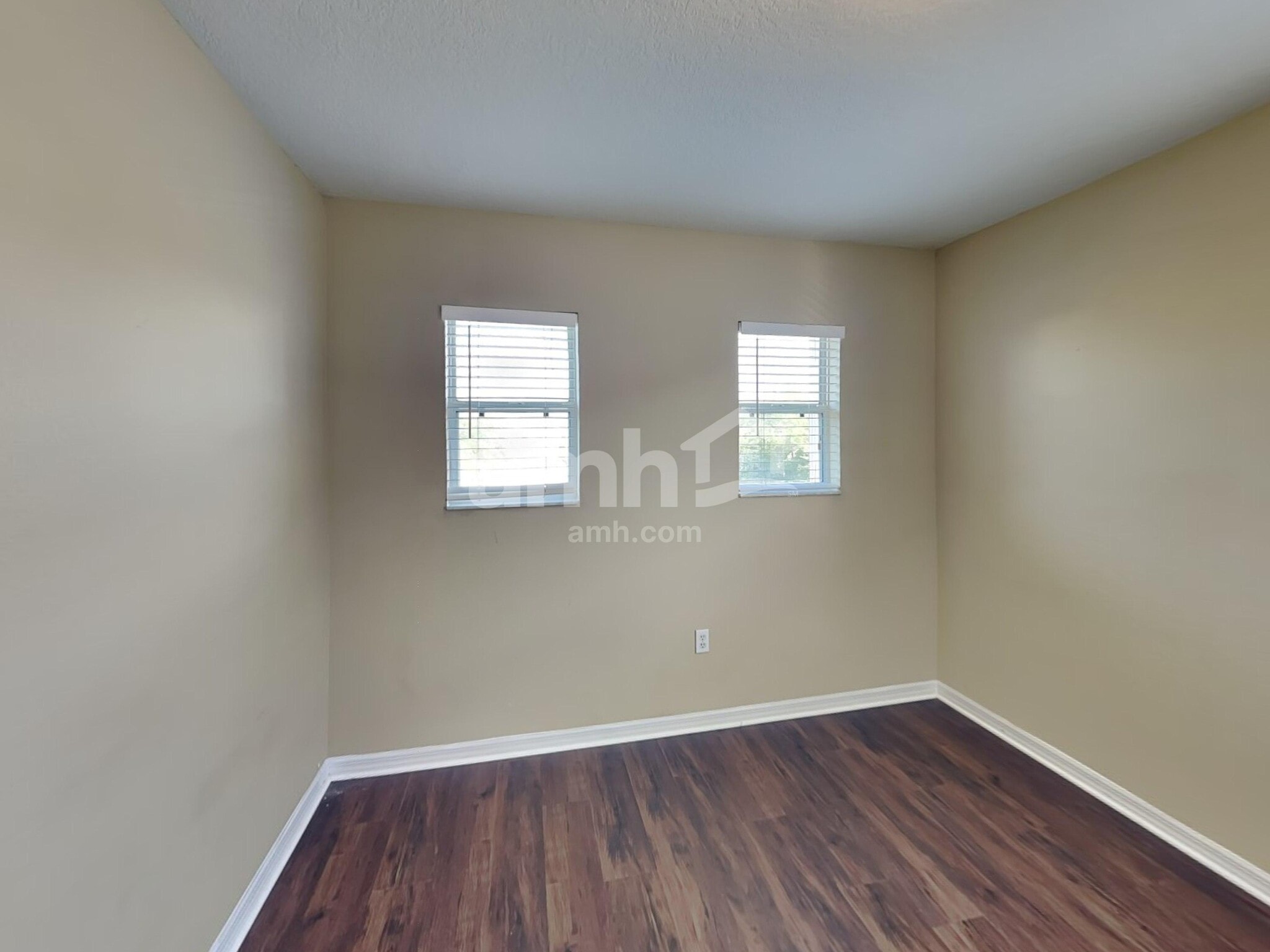 Building Photo - 12110 Fern Haven Ave