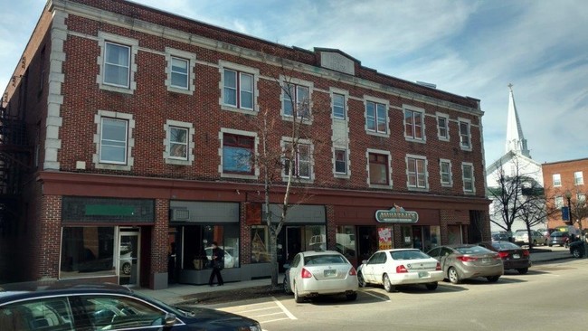 Building Photo - 12 Pleasant St