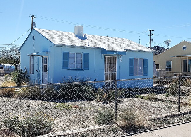 Building Photo - 631 W Cholla Ave