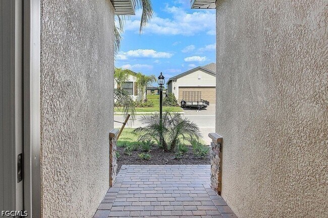 Building Photo - 14882 Portico Blvd