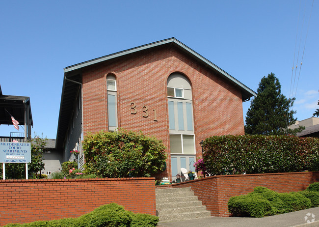 Building Photo - Meydenbauer Court Apartments