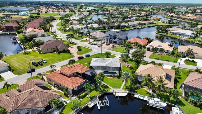 Building Photo - Burnt Store Isles canal home