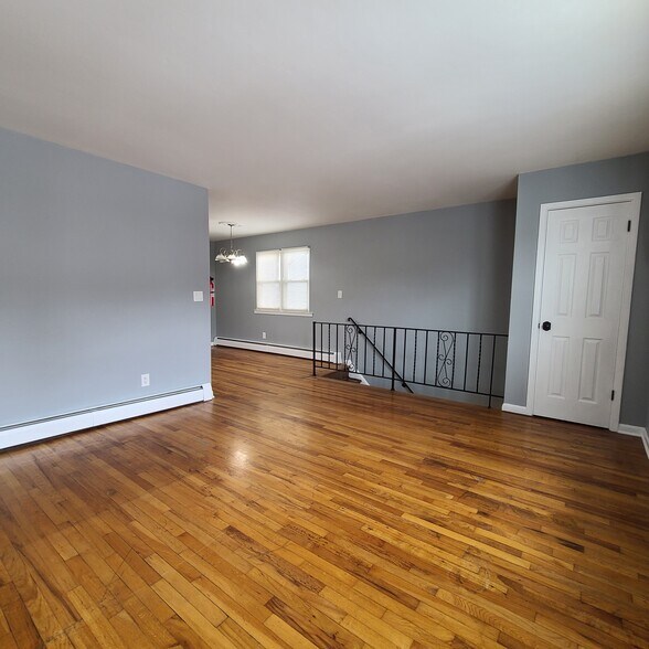 Building Photo - 5211 Cottage Ave