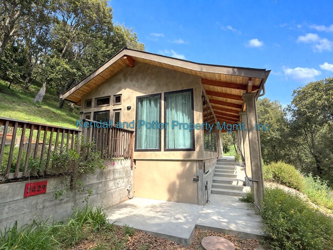 Building Photo - Sunny Redwood Retreat, Ideally Located, Built in 2018 – Flexible 1–2 Bedroom, 1 Bath