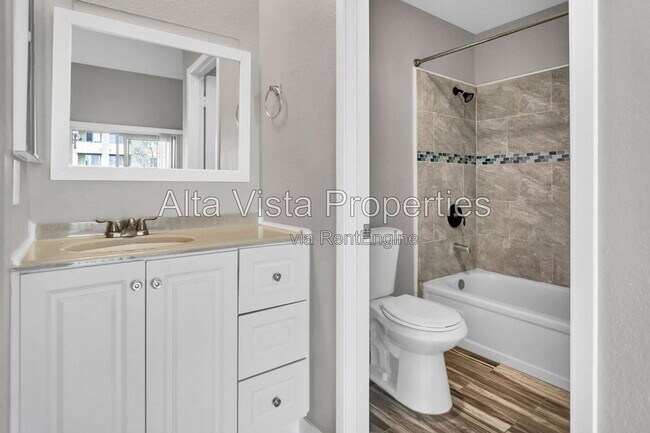 Building Photo - 4082 Mahaila Ave