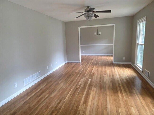 Building Photo - 4886 Candlewood Ln