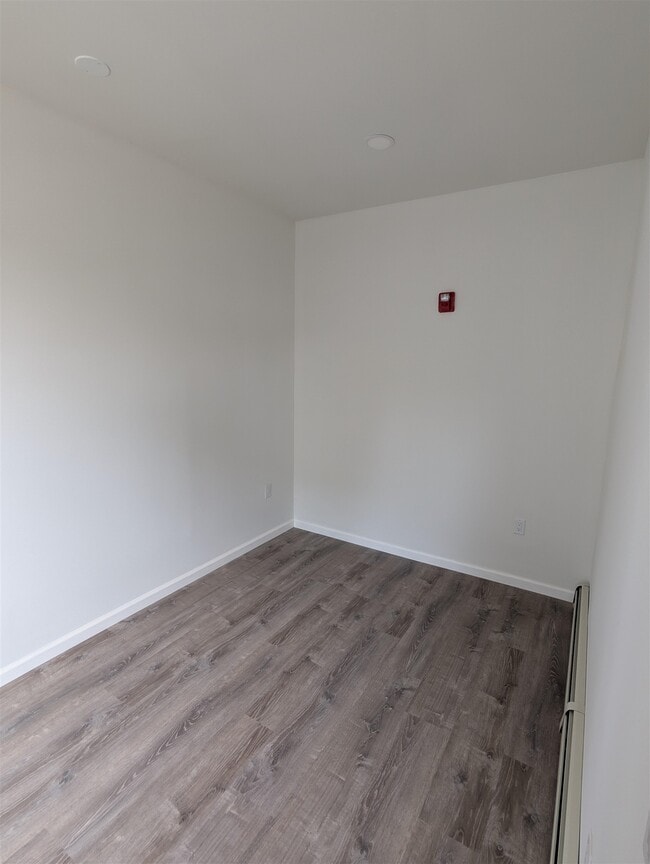 Building Photo - 10 Sherman Pl