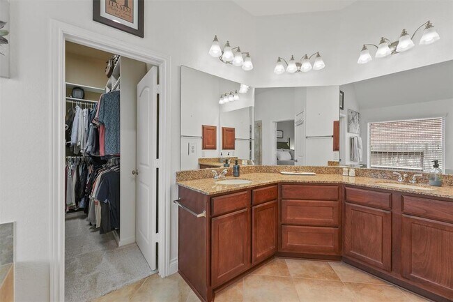 Building Photo - 28803 Crested Butte Dr