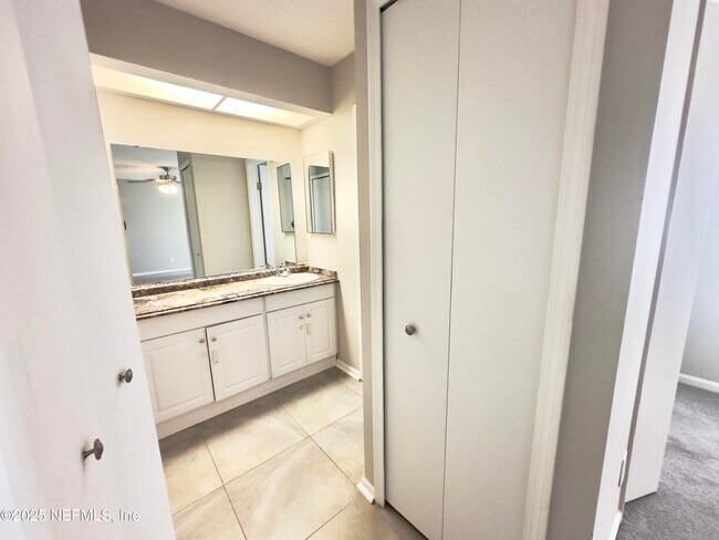 Building Photo - 8475 Seton Ct