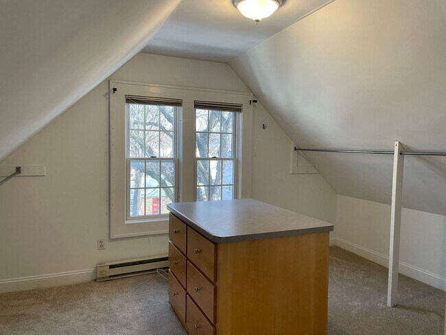 Building Photo - 3910-3912 Thomas Ave South