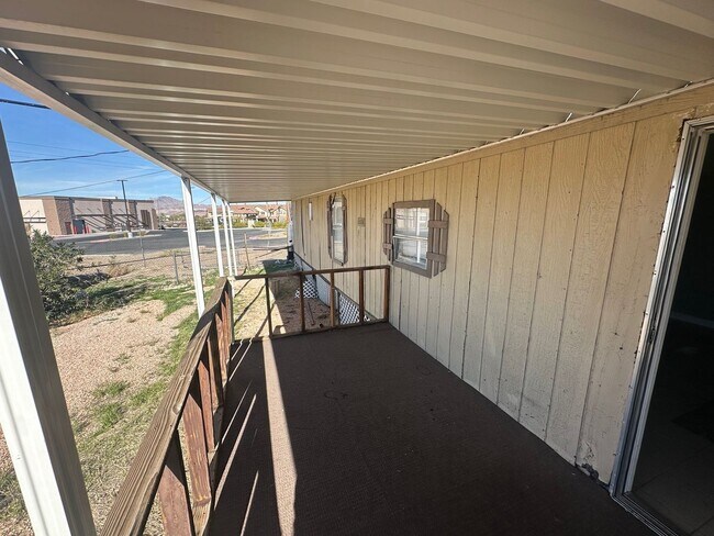 Building Photo - 201 Shoshone Ln