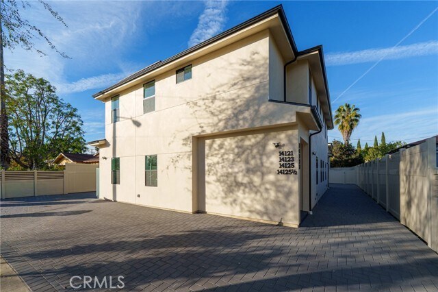 Building Photo - 14123 Emelita St