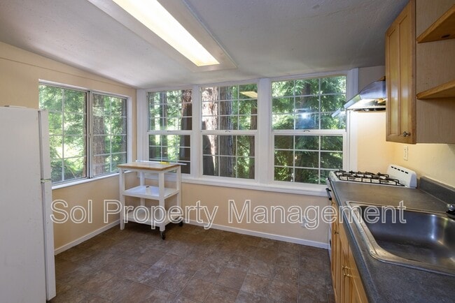 Building Photo - 9456 E Zayante Rd