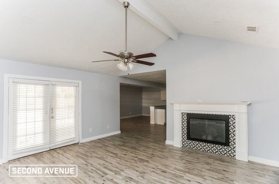 Building Photo - 1614 Hillwood Dr