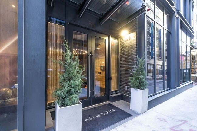 Building Photo - 55 Lagrange St